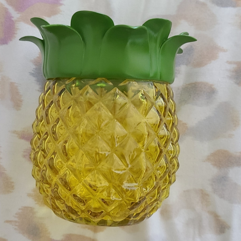 Bath and Body Works Pineapple foaming soap holder